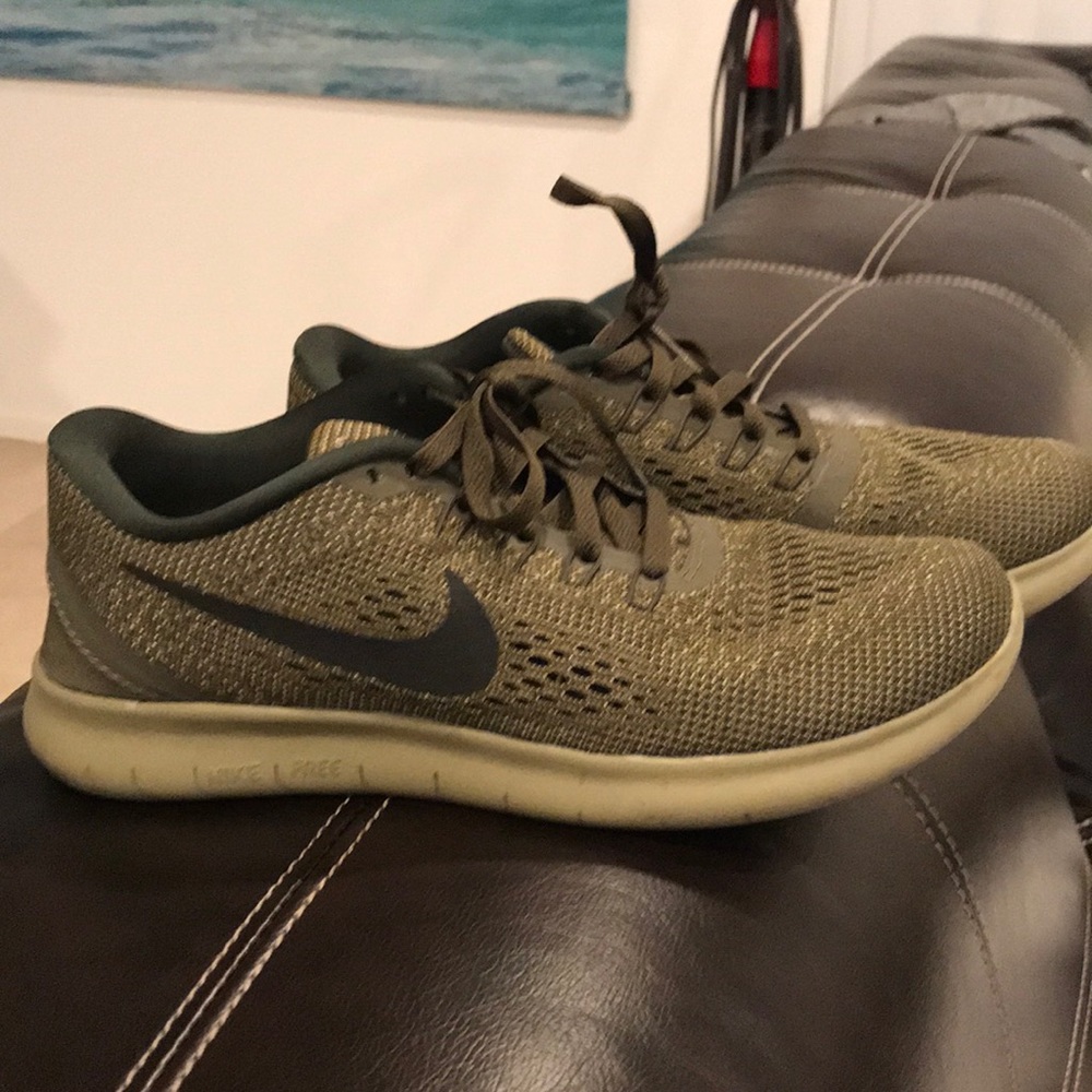 Nike Free Run Trainers on Olive Green. Size 7.5.